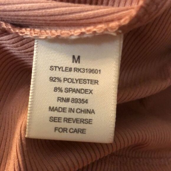 NO COMMENT top Size M puff sleeve accented bust lightly ribbed‎ mauve NWT - Picture 6 of 6
